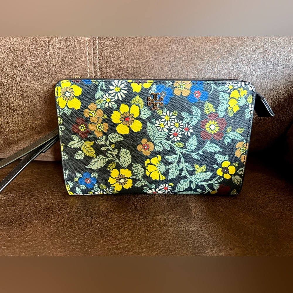 Tory Burch Wristlet